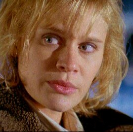 Tracy talks to Vachon in her car